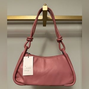 NWT Women’s Chic Shoulder Handbag